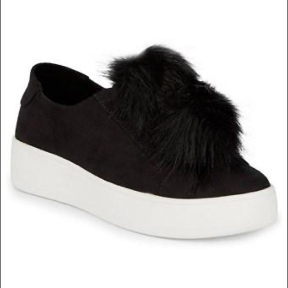 STEVE MADDEN FURLIE WEDGE PLATFORM BLACK
POM POM SNEAKERS